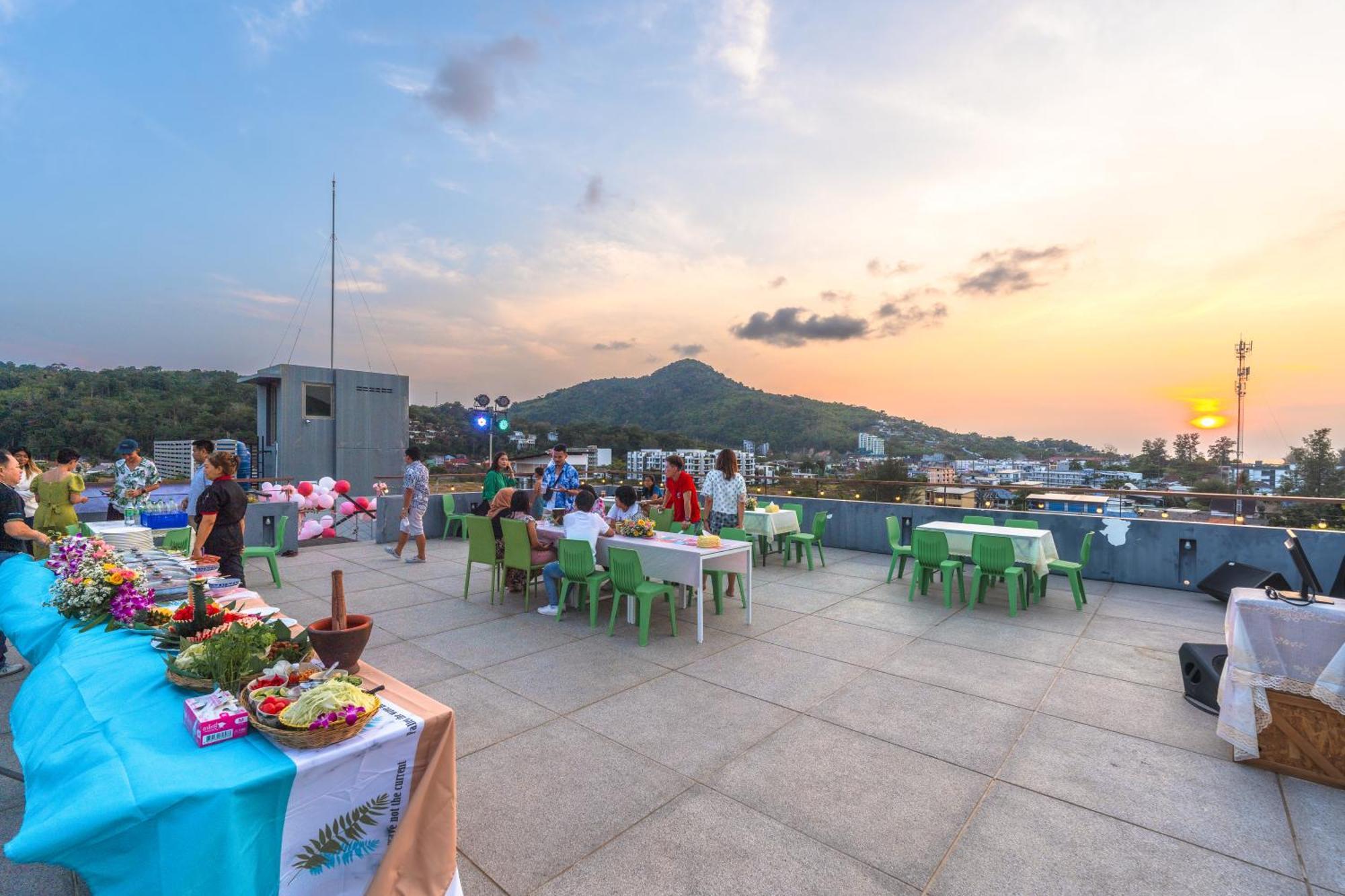 G1 Touch Blue Sky Hotel Kamala Beach Exterior foto